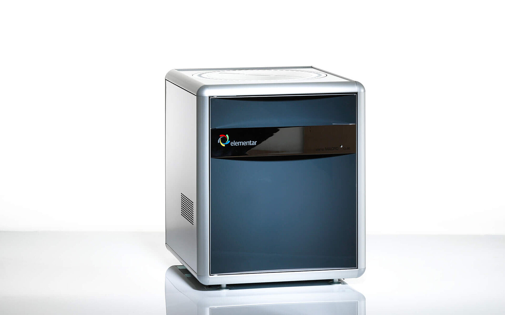 Organic elemental analyzer vario MACRO cube