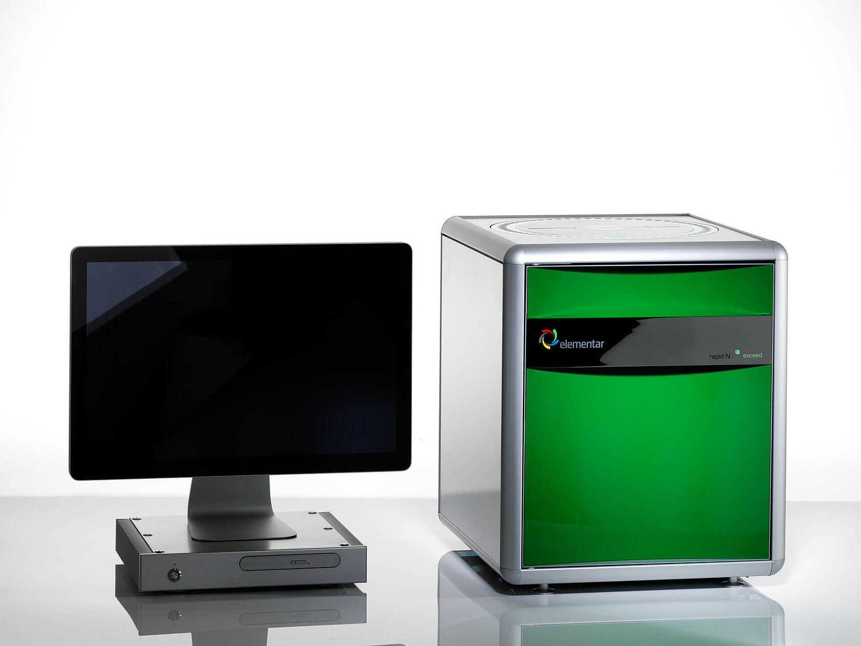 Nitrogen and protein analyzer rapid N exceed with computer and monitor