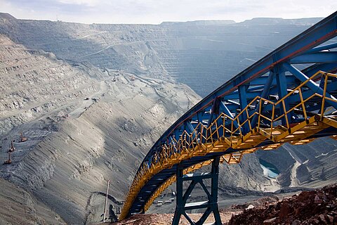 Elemental analysis of mined materials